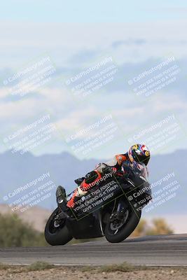 media/Nov-16-2025-Race Pace (Sun) [[8c5fa54630]]/Non Verified Riders (1st 20 Minutes)/7-Turn 9 Entry (210pm)/